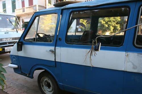 check out the dodgy wiring!!