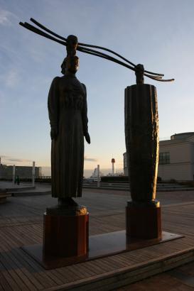 modern statues