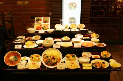 plastic food display