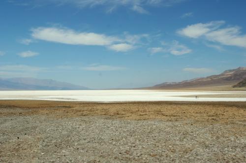 towards the salt plains