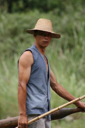 tourist-boat-puller-3