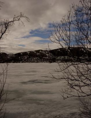 frozen-lake-russian-border