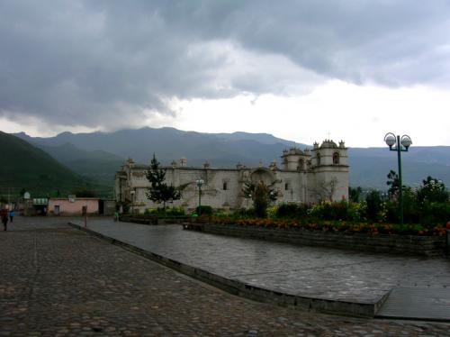 Yanque village plaza