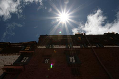 sunshine-over-Potala