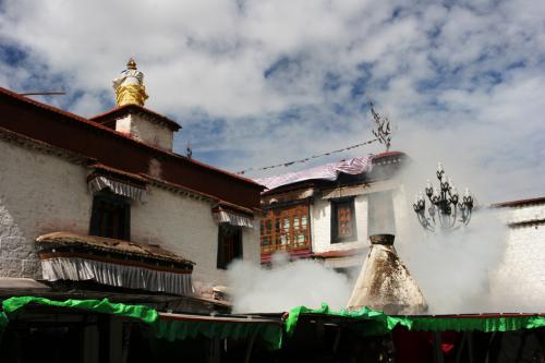 outside-jokhang-temple