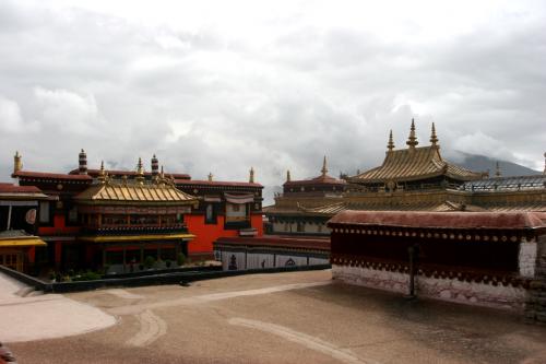 jokhang-temple-roof-2
