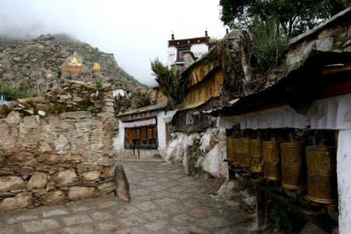 inside-drepung-1