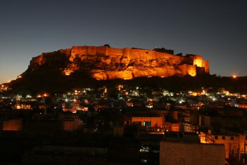 Meheranjarh-Fort-at-night