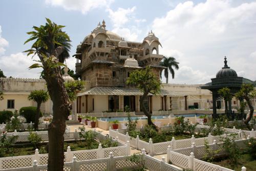Around-Jagmandir-Island