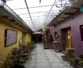 hippy dippy hostel!!
