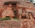 carving-next-to-buddha